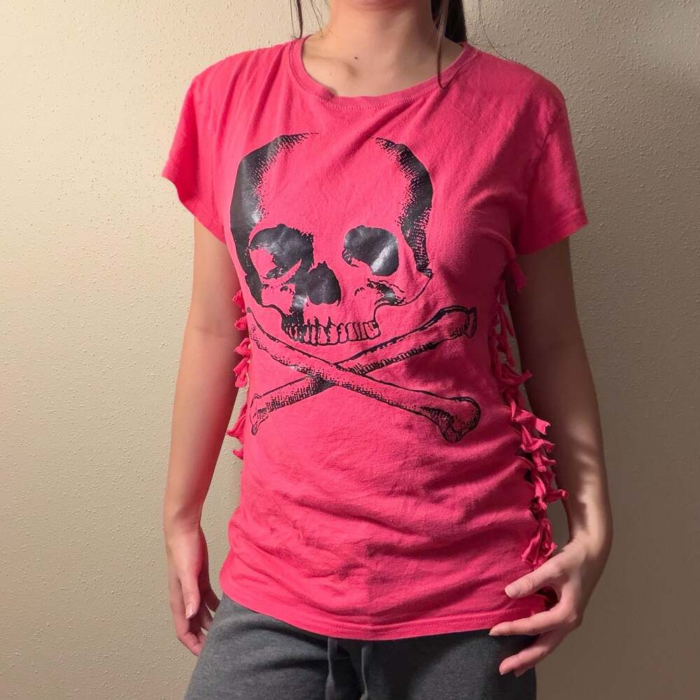 L.O.L. Vintage Pink Skull And Crossbones Graphic Tee Size XXL